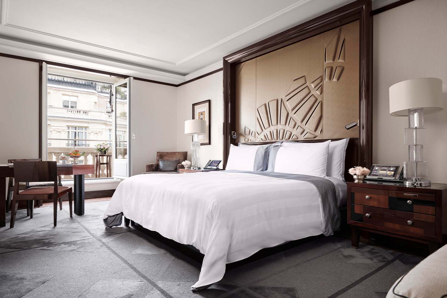 Grand Premier Room, 1 King Bed LuxuriaVacations