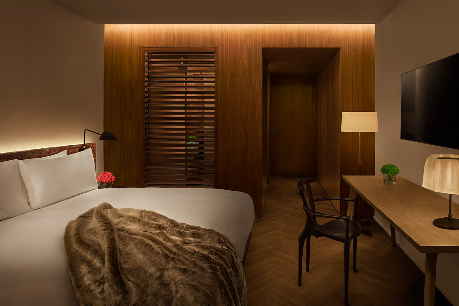 Guest Room LuxuriaVacations