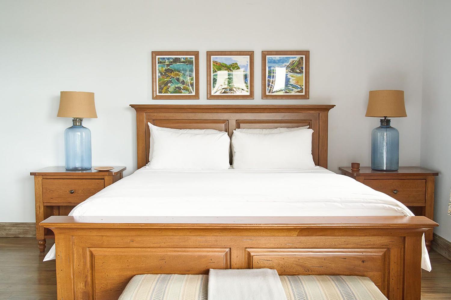 Guestroom LuxuriaVacations