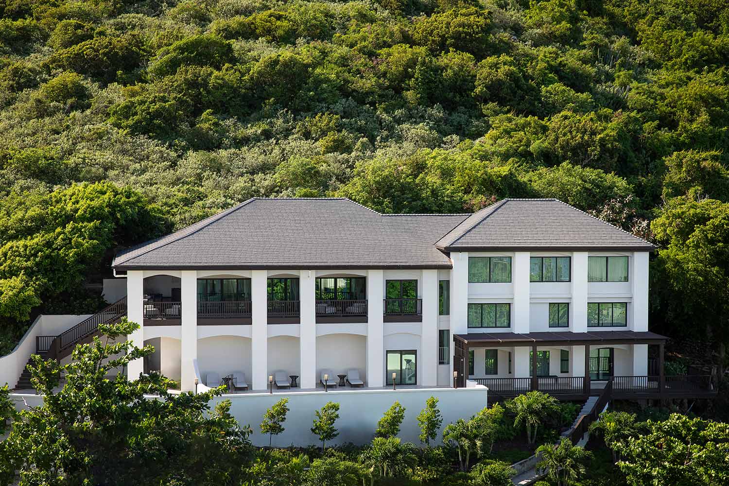Hawk's Nest LuxuriaVacations