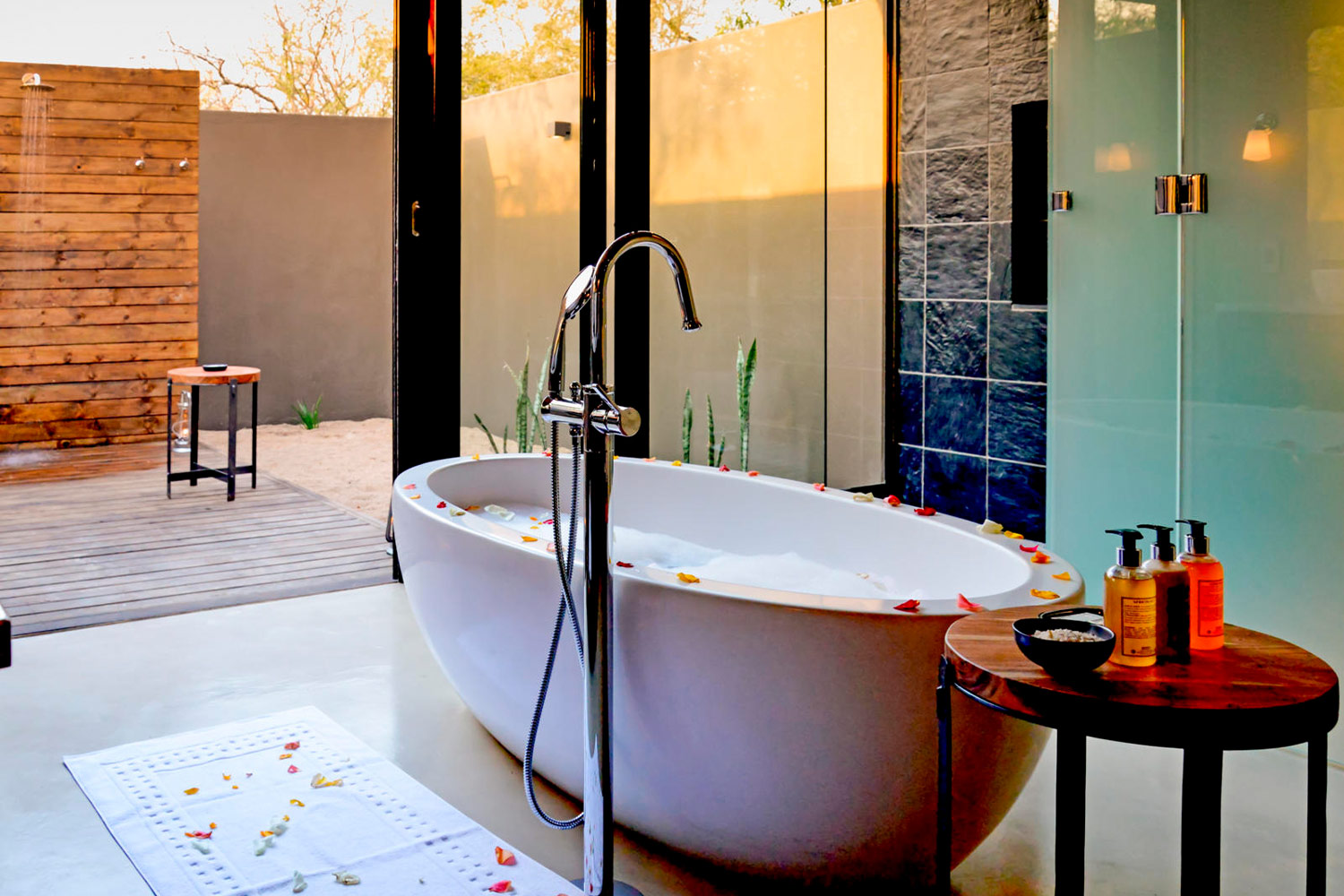Hi'Nkweni Family Villa LuxuriaVacations