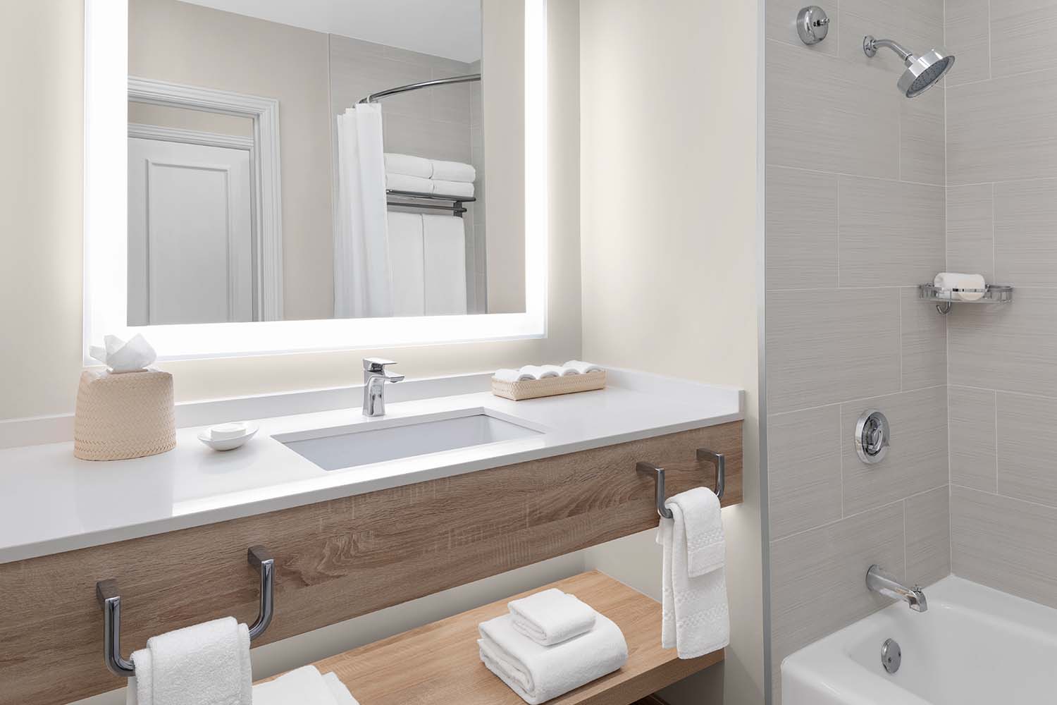 Imperial Club King Water View LuxuriaVacations