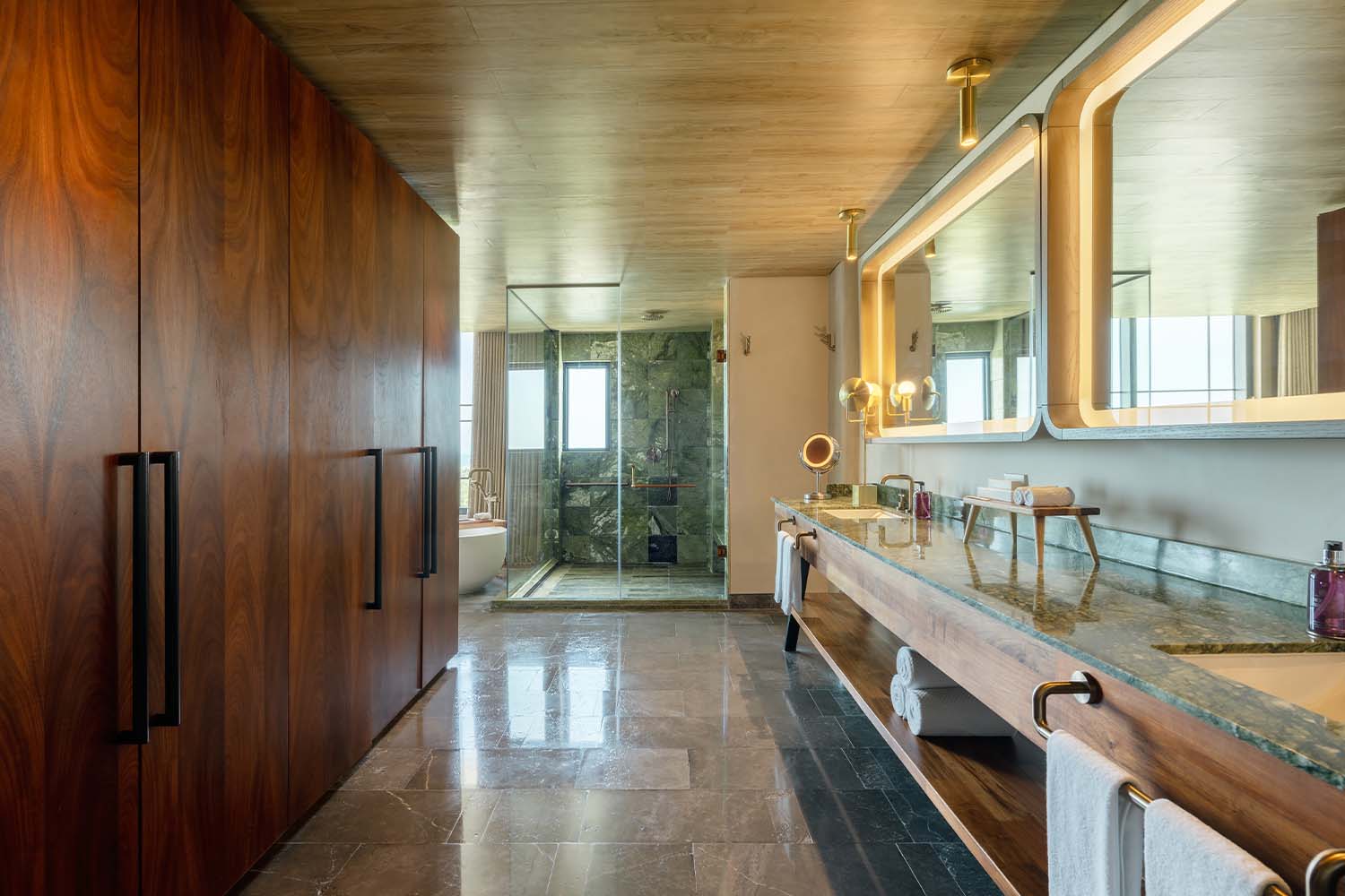 INSPIRA 2-Bedroom Master Suite Ocean Front LuxuriaVacations