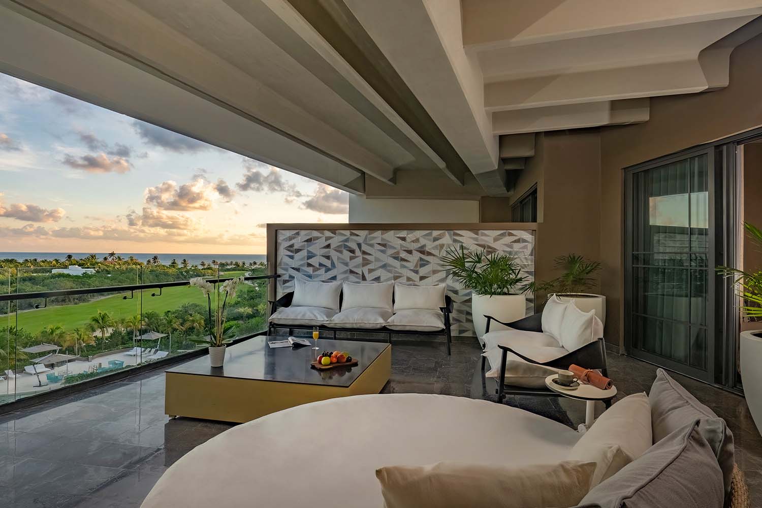 INSPIRA Business Suite LuxuriaVacations