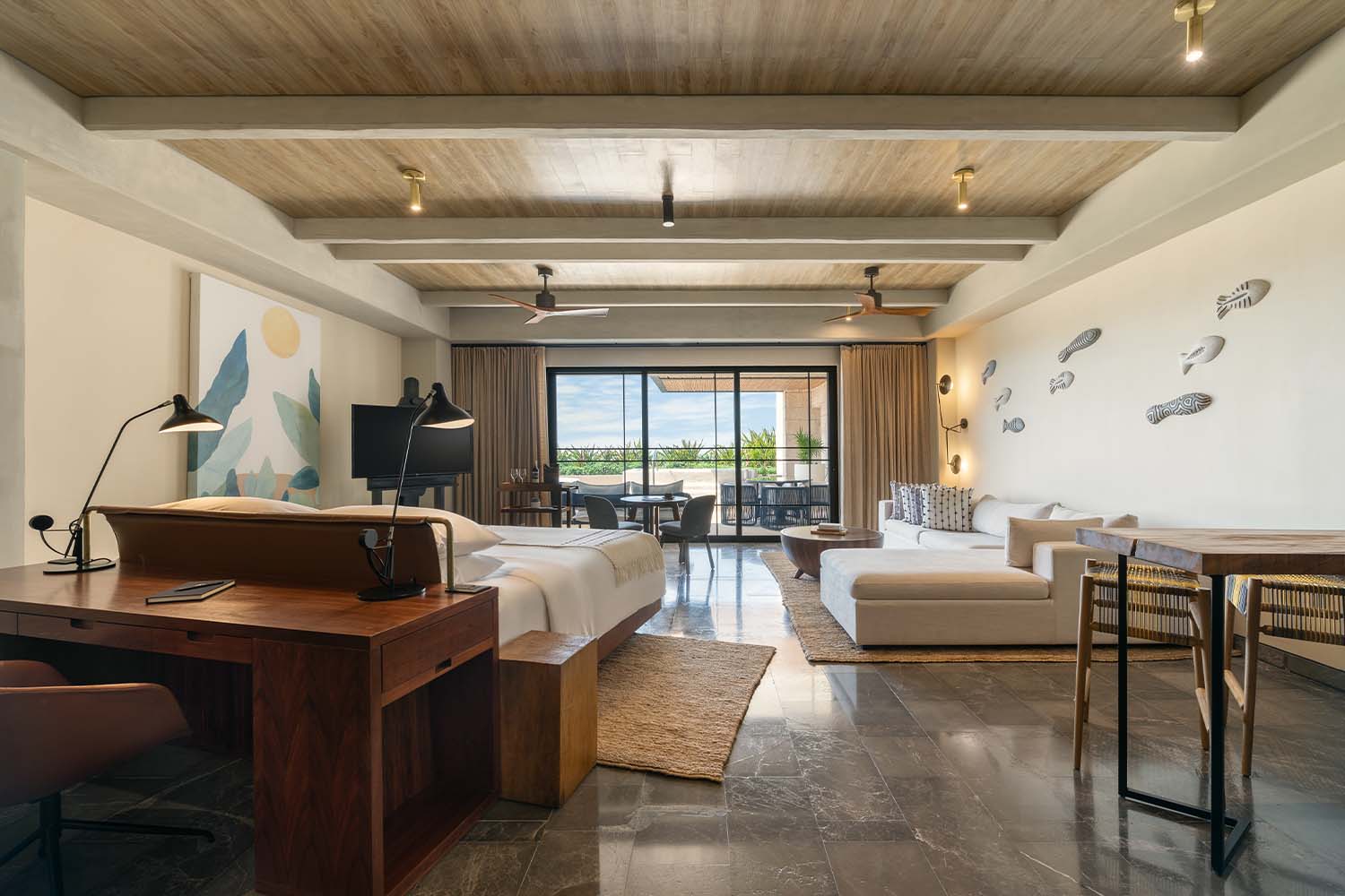 INSPIRA Corner Suite - King LuxuriaVacations
