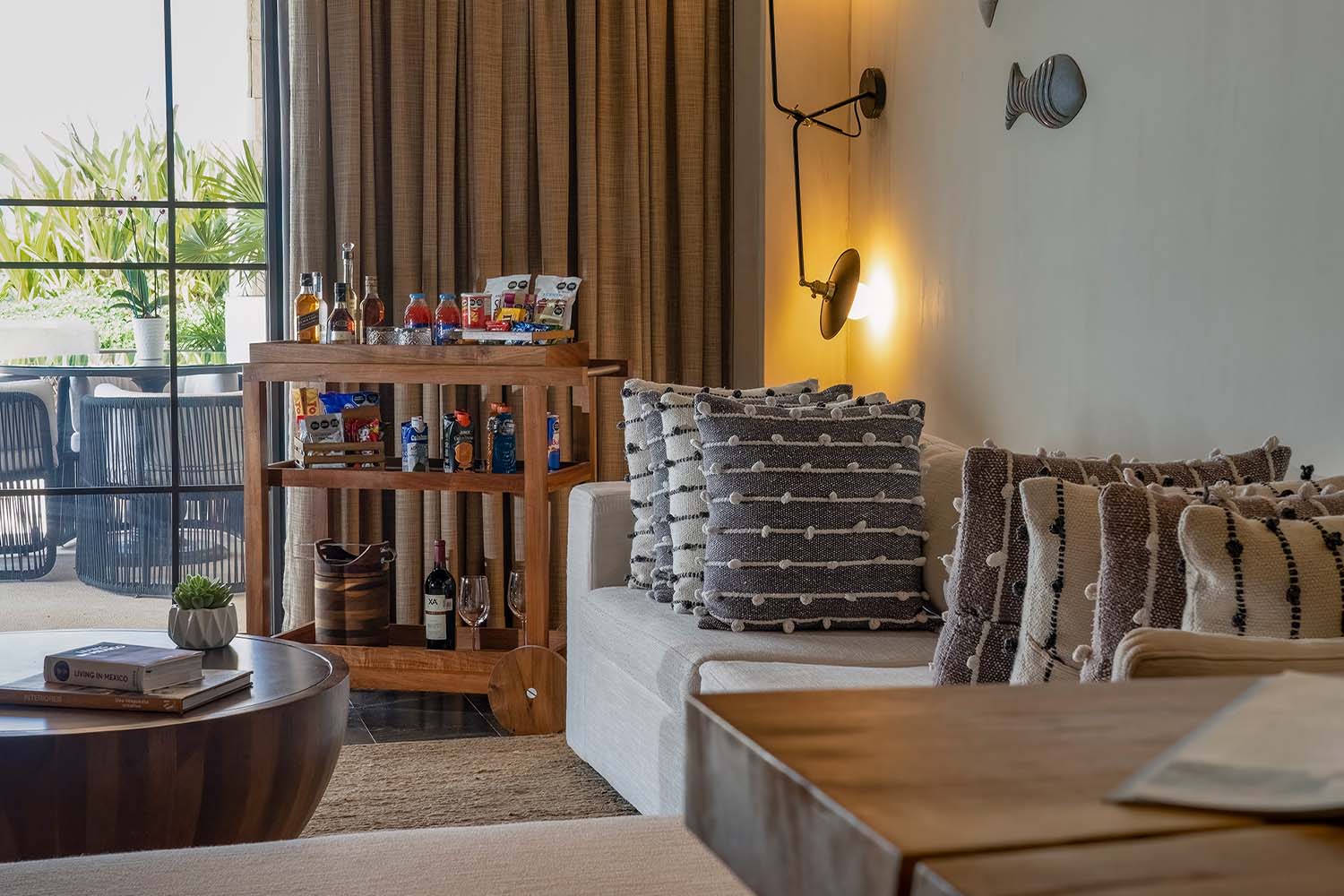 INSPIRA Corner Suite - King LuxuriaVacations
