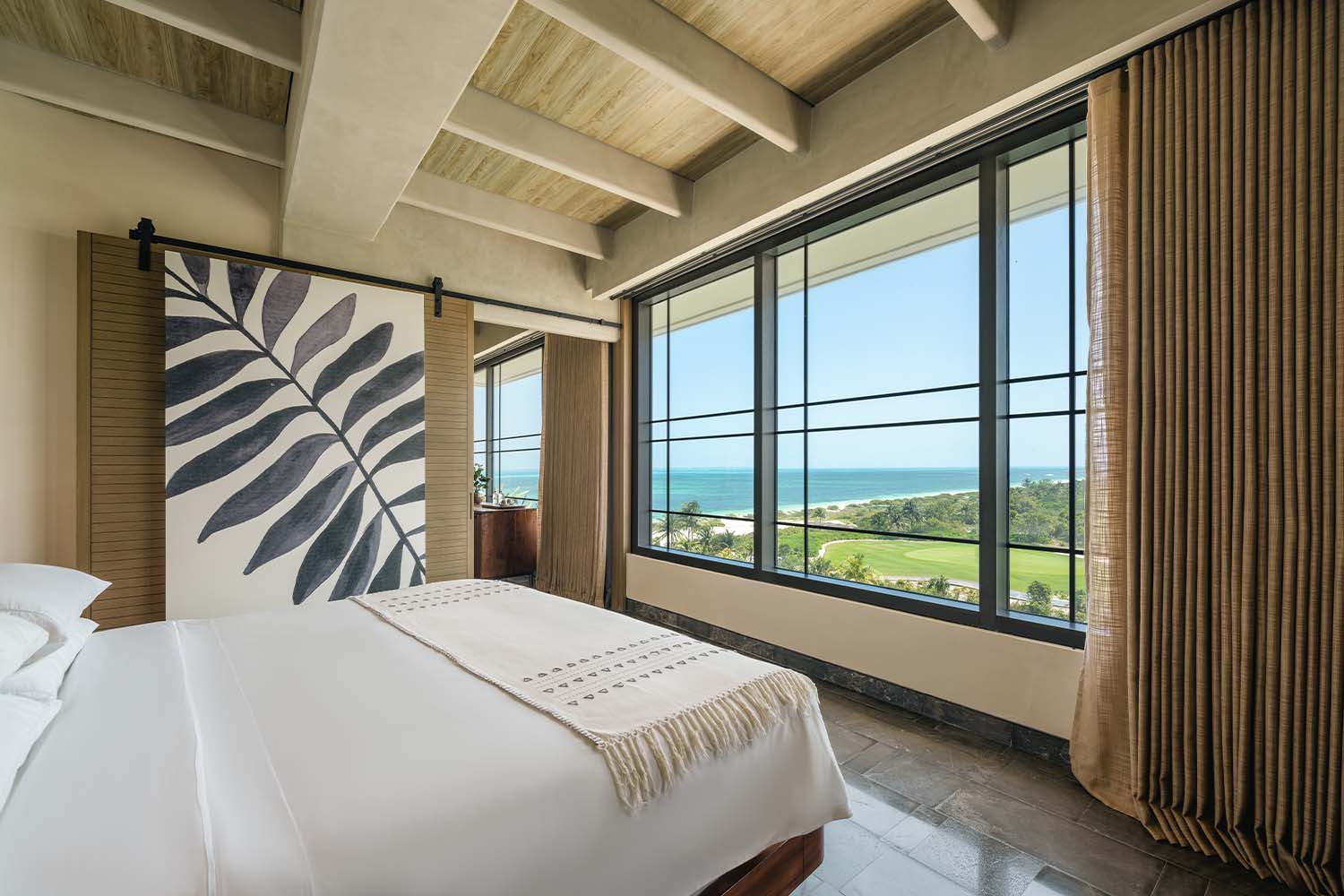 INSPIRA Master Suite Oceanfront LuxuriaVacations