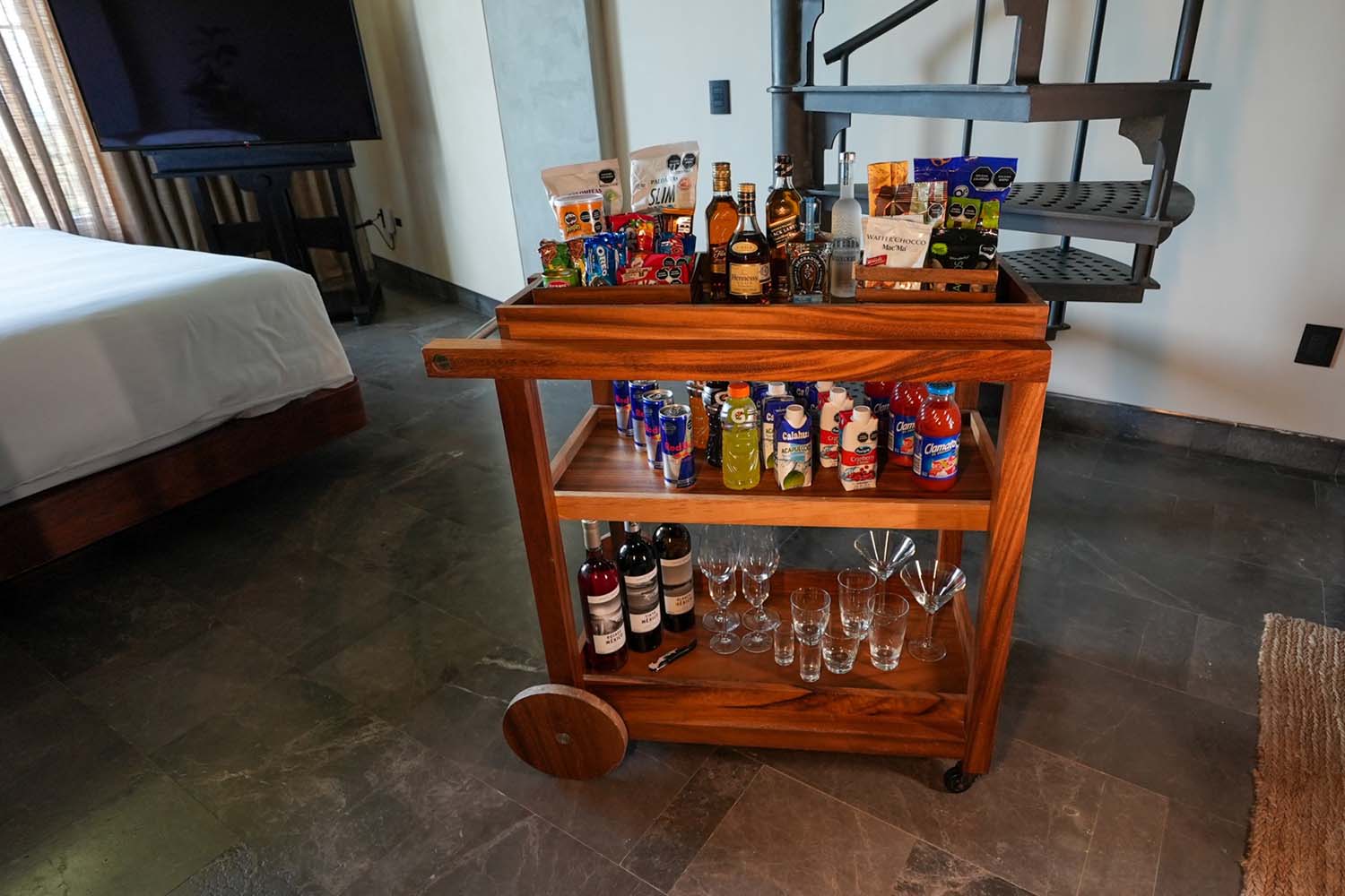 INSPIRA Party Suite LuxuriaVacations