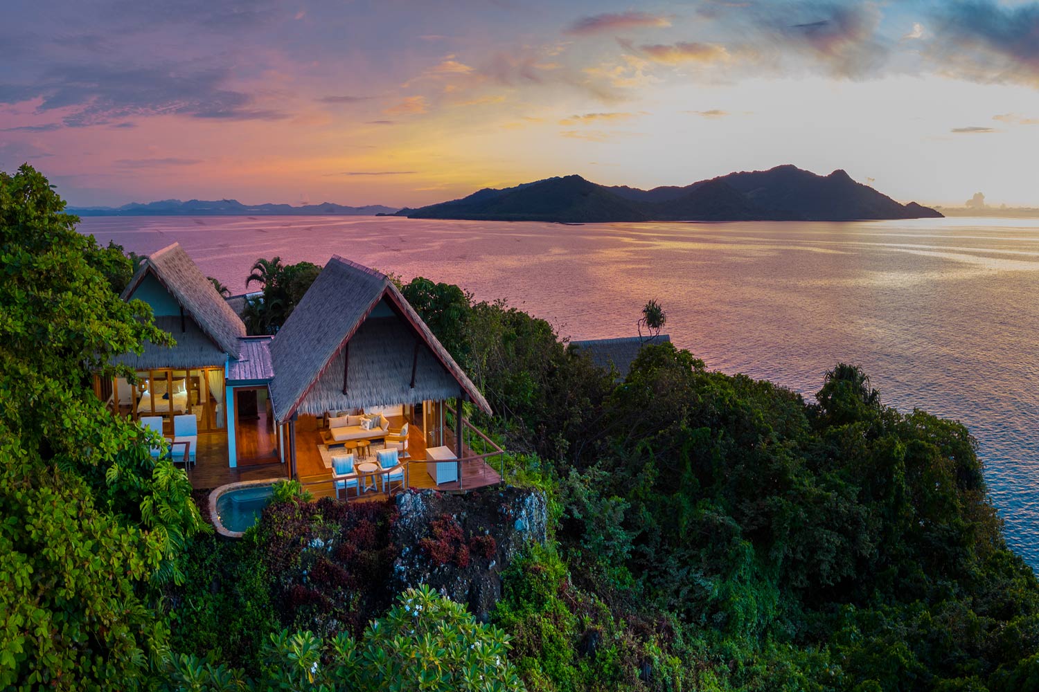ISLAND PLUNGE POOL BUNGALOW LuxuriaVacations