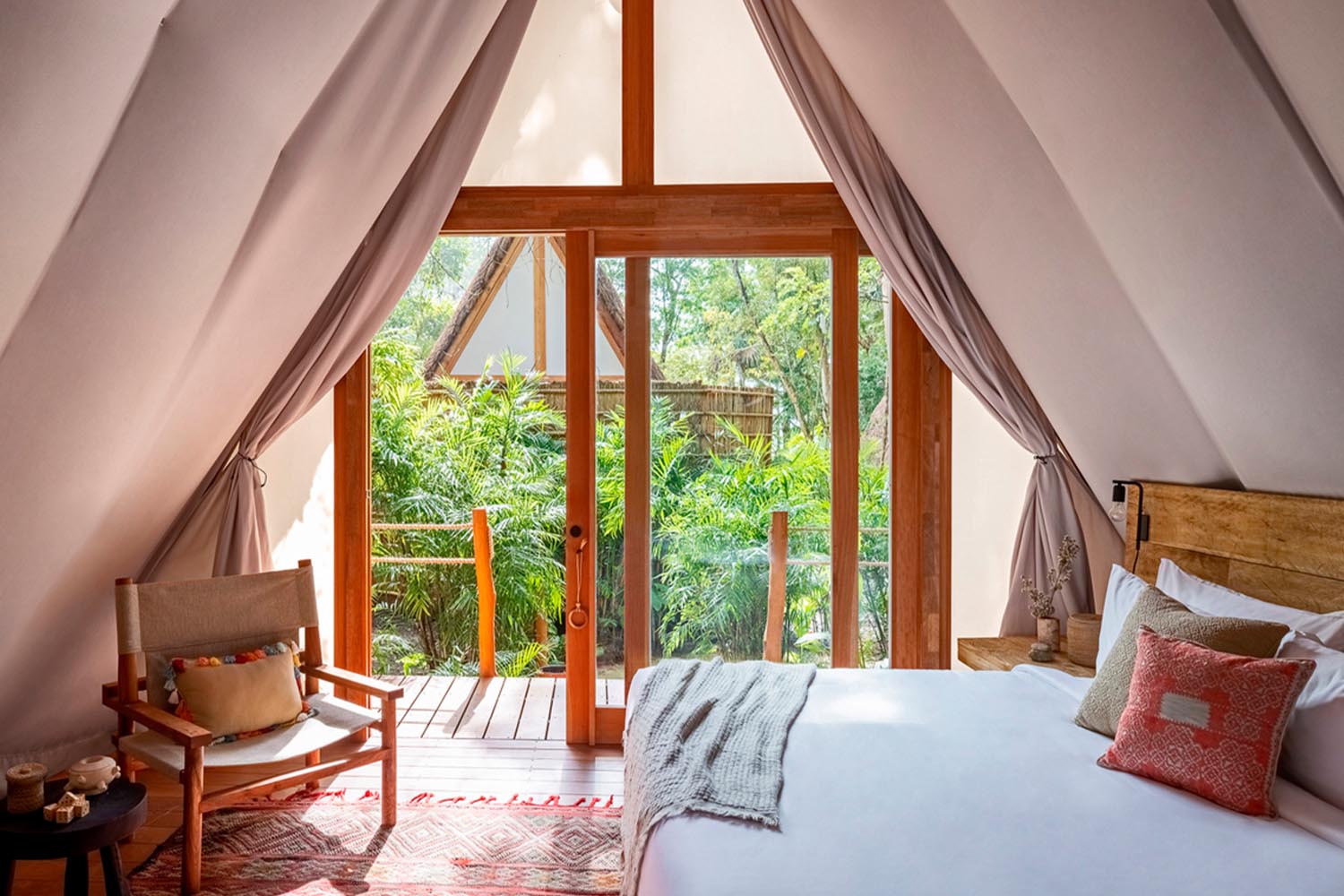 Jungle Room LuxuriaVacations
