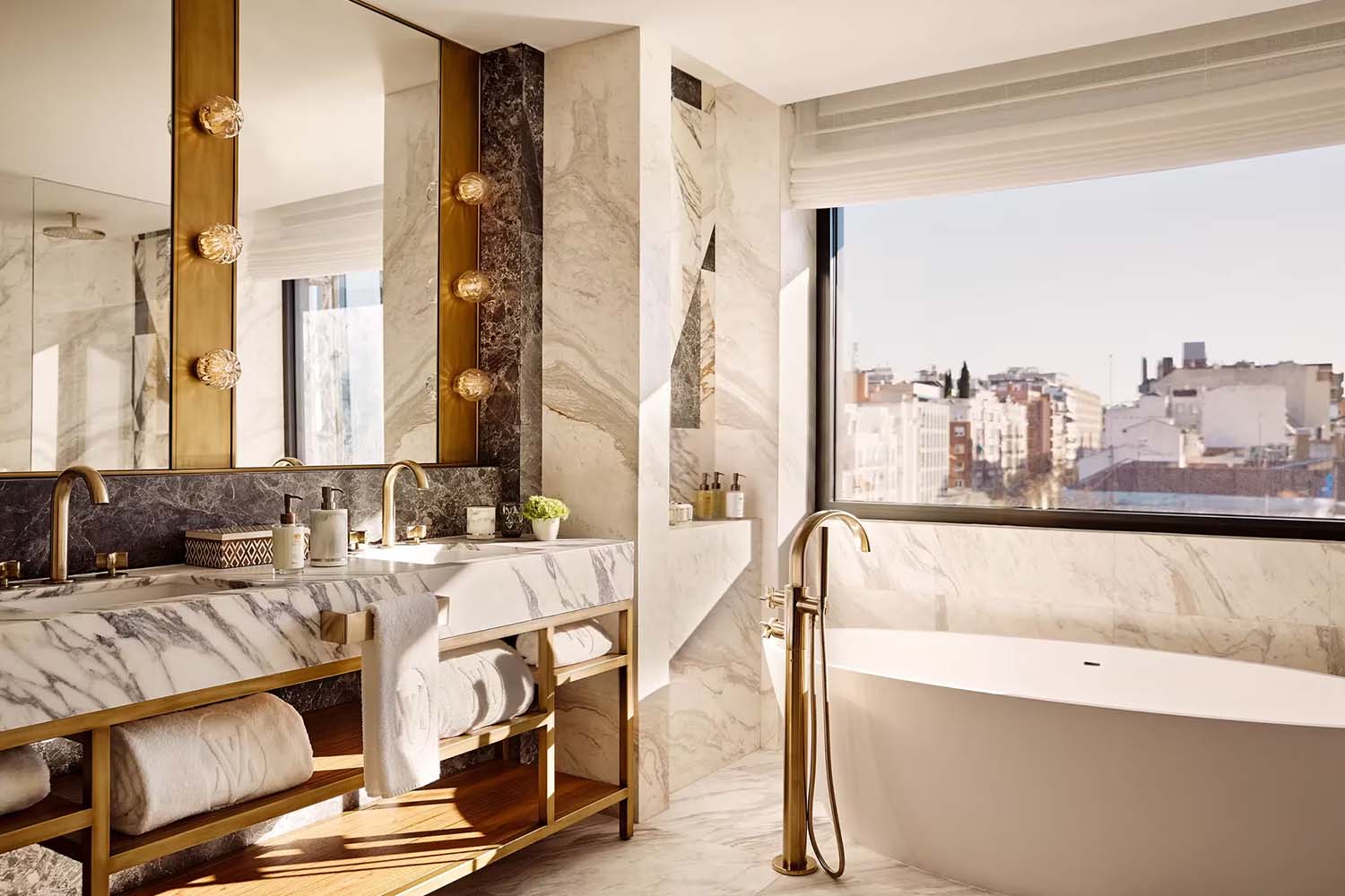 Junior Anglada Suite LuxuriaVacations
