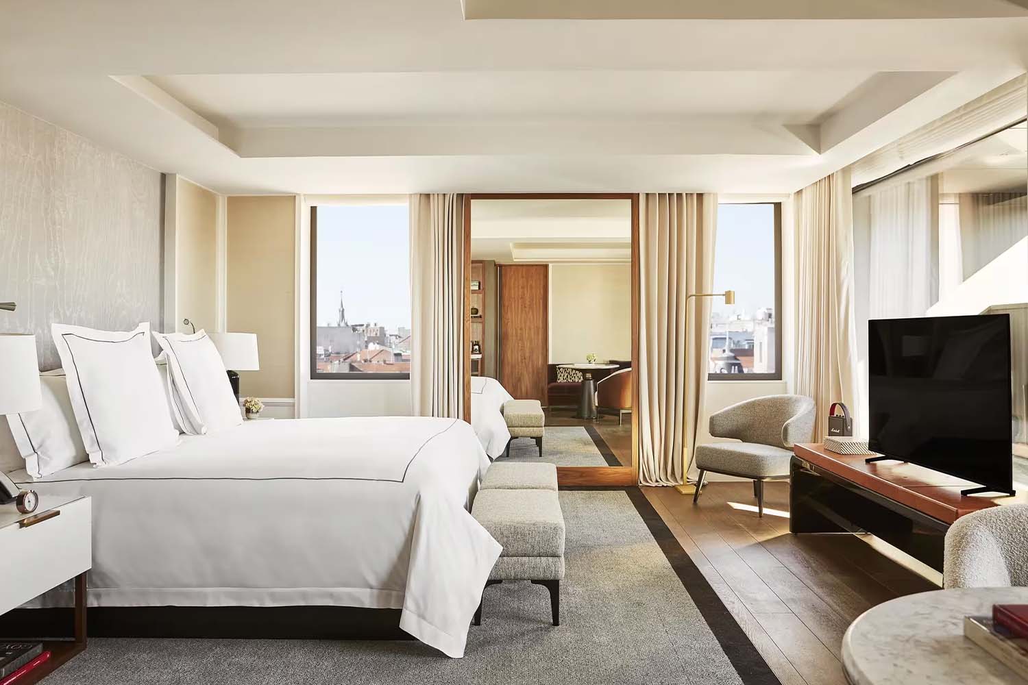 Junior Anglada Suite LuxuriaVacations