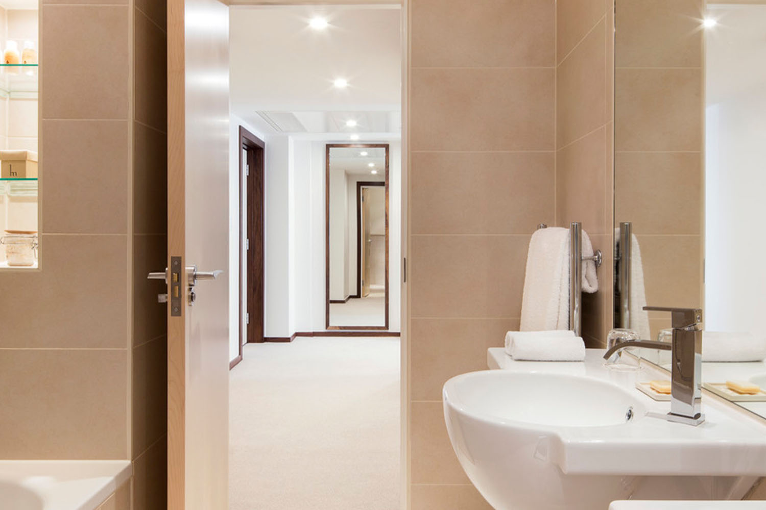Junior City Suite LuxuriaVacations