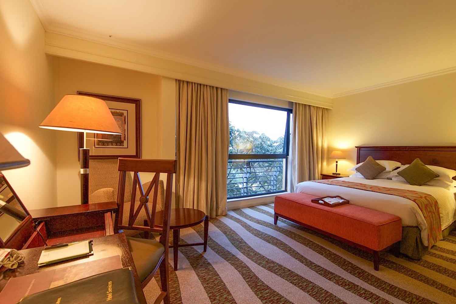 Junior Suite LuxuriaVacations