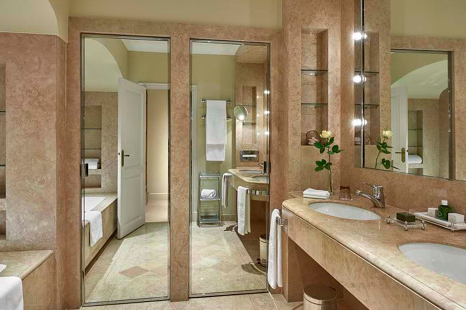 Junior Suite LuxuriaVacations