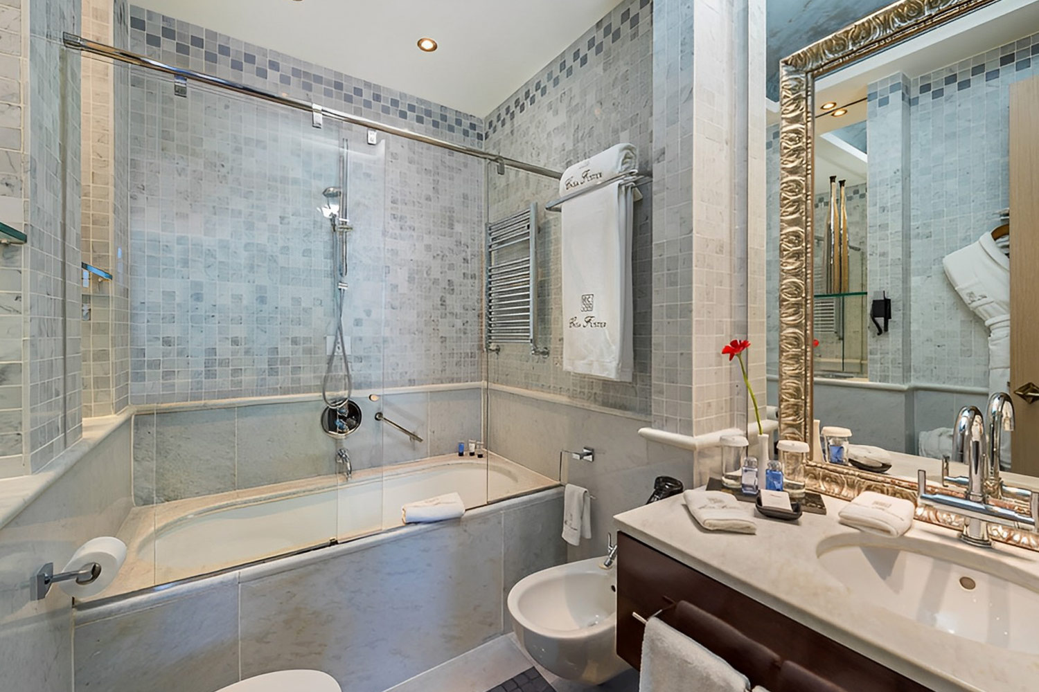 Junior Suite LuxuriaVacations