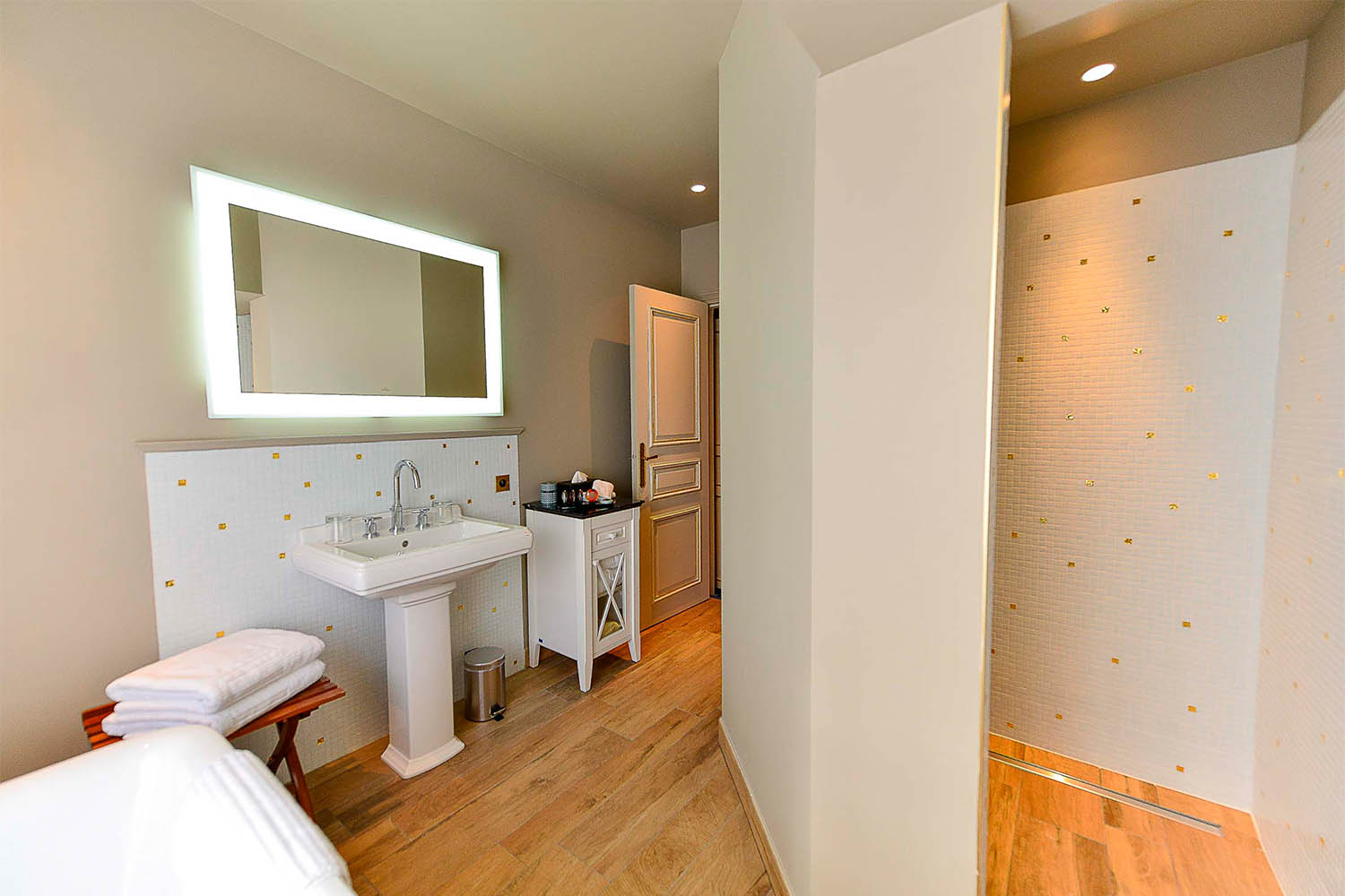 Junior Suite LuxuriaVacations