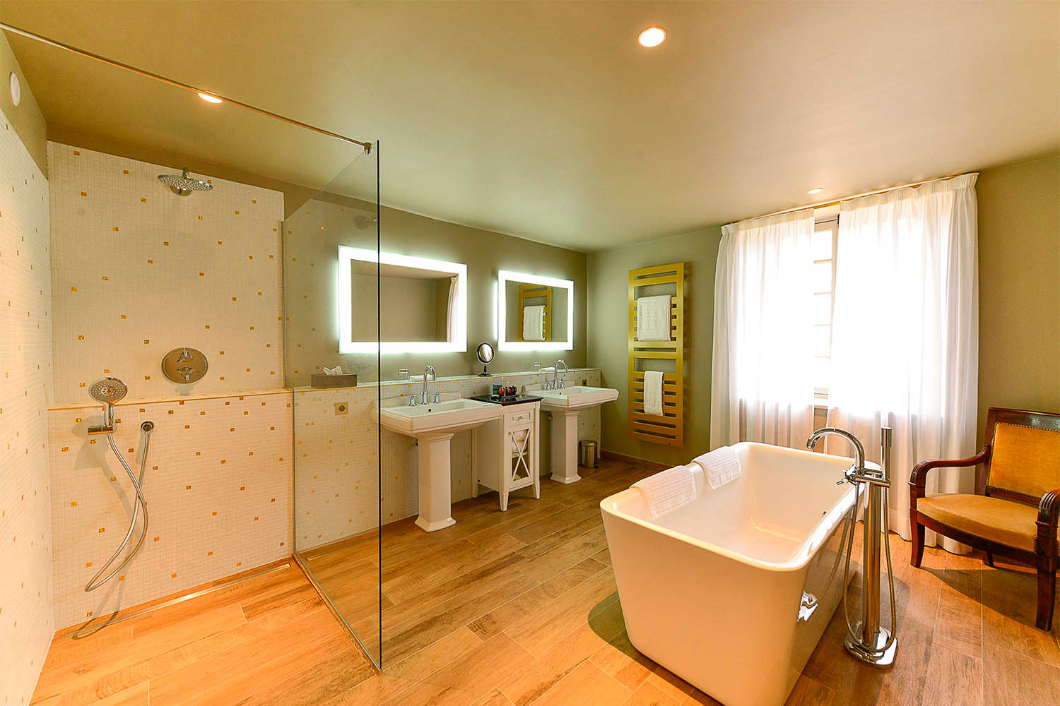 Junior Suite LuxuriaVacations