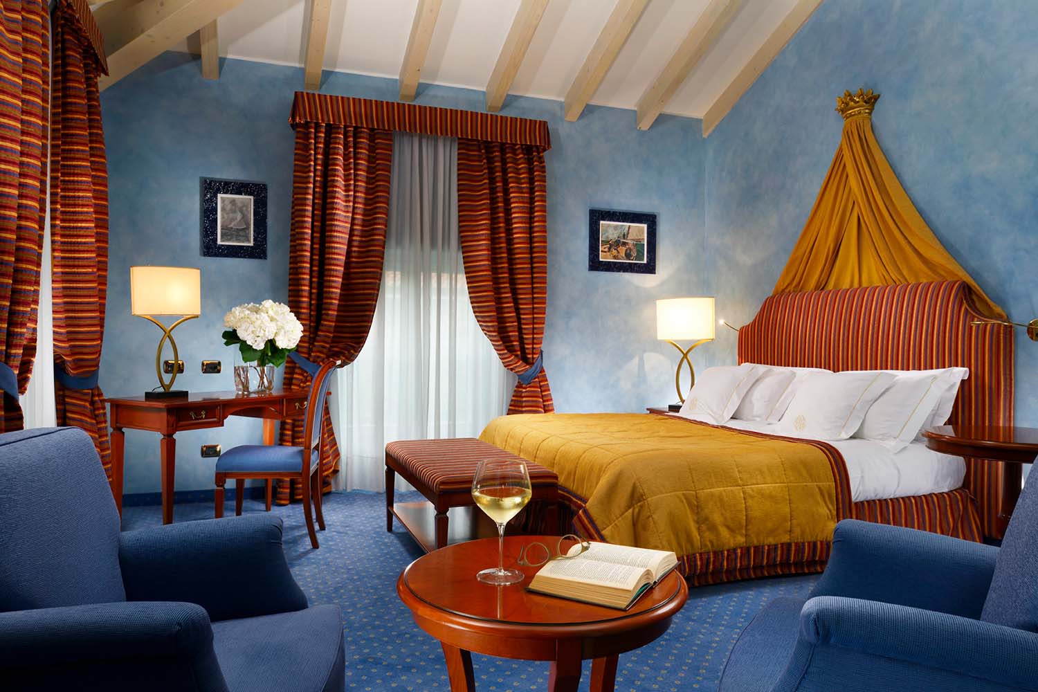 Junior Suite LuxuriaVacations