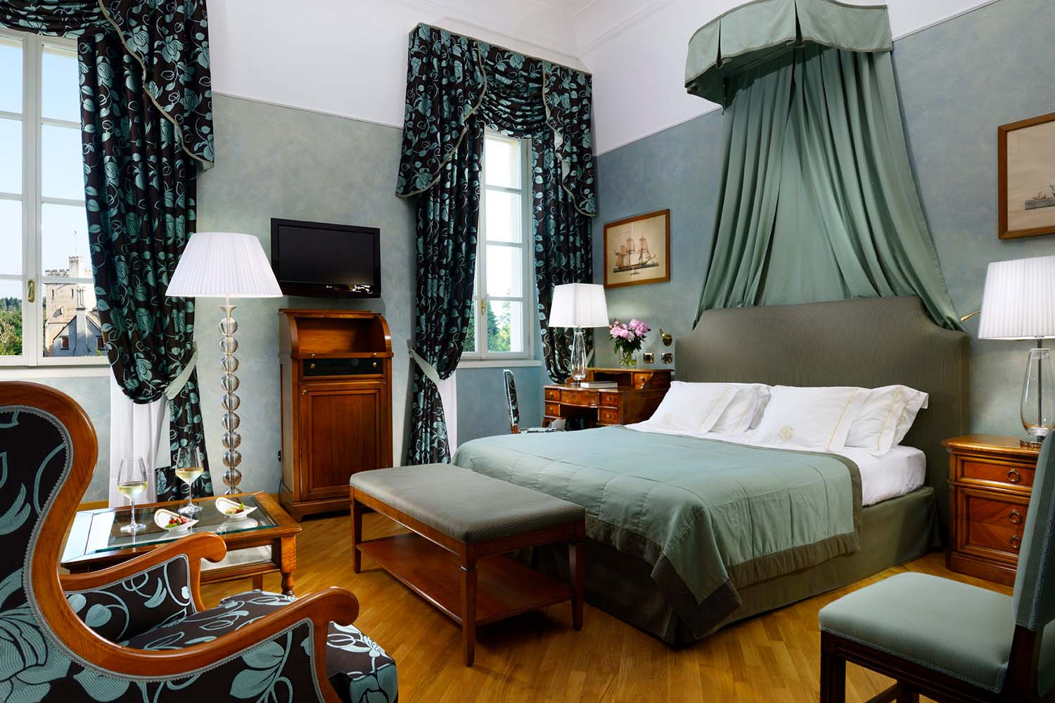 Junior Suite LuxuriaVacations