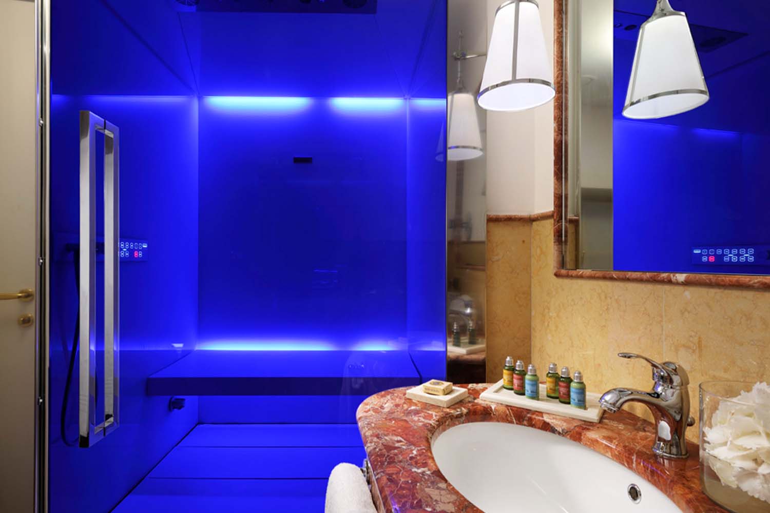 Junior Suite LuxuriaVacations