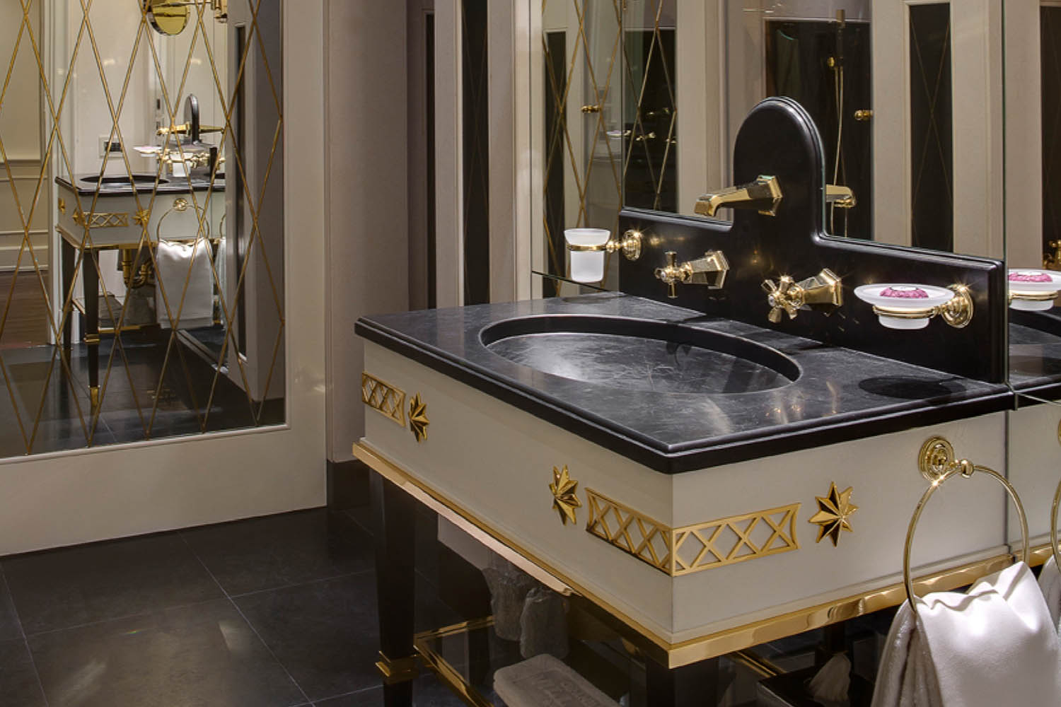 Junior suite LuxuriaVacations