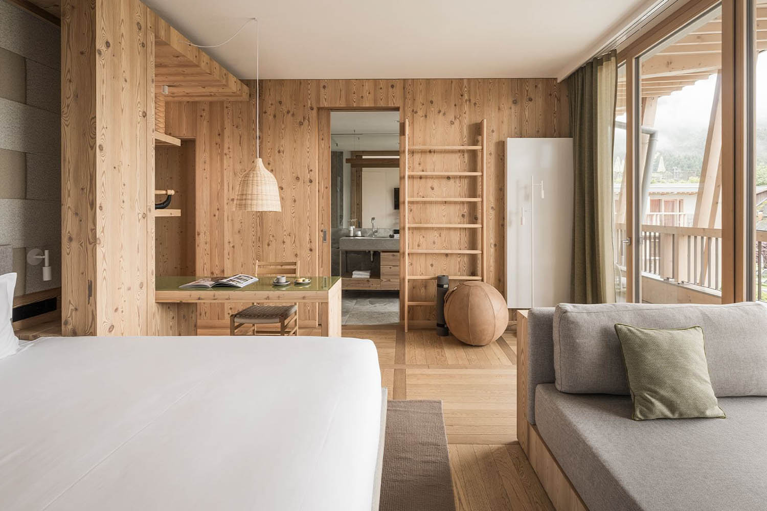 Junior Suite LuxuriaVacations