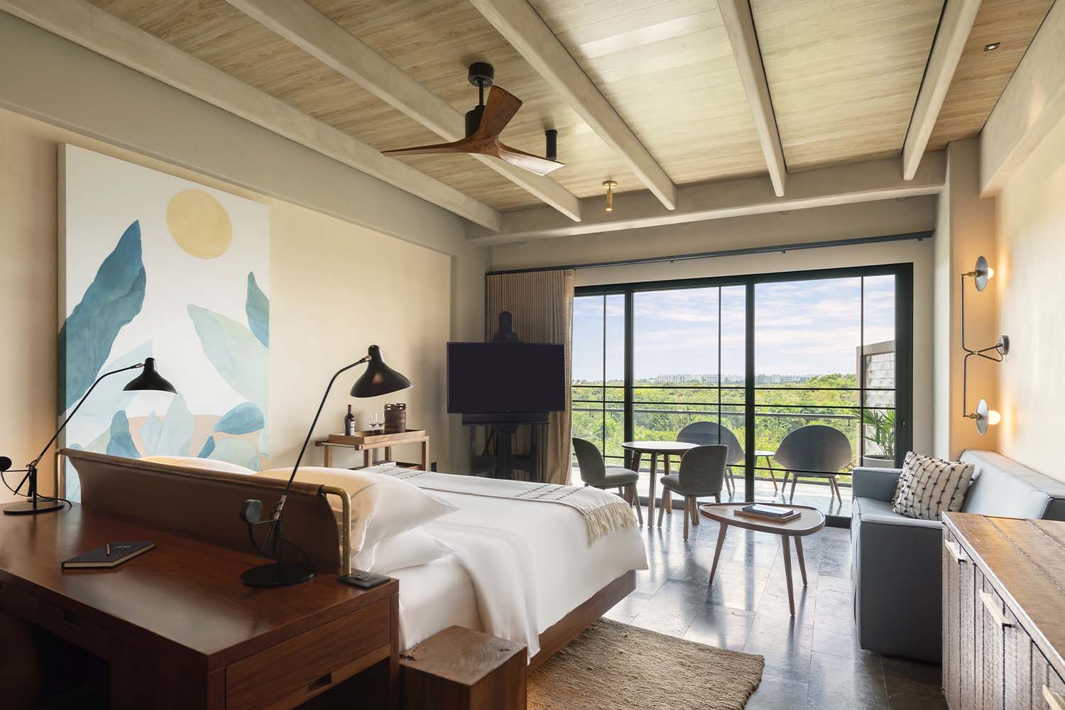 Junior Suite – King LuxuriaVacations