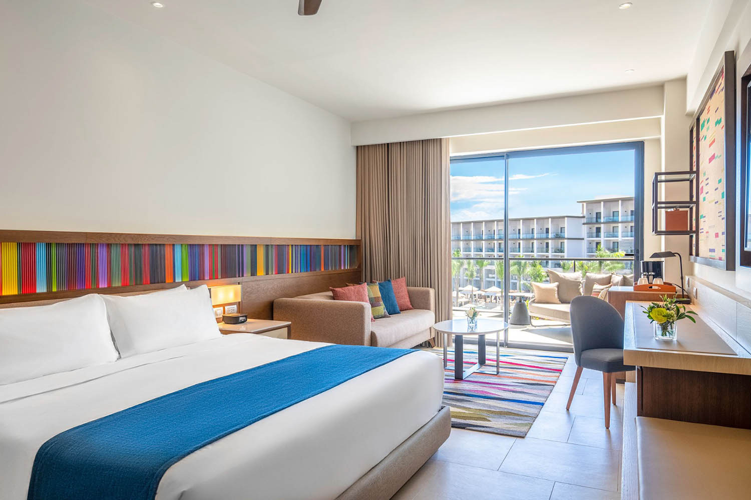 Junior Suite King LuxuriaVacations