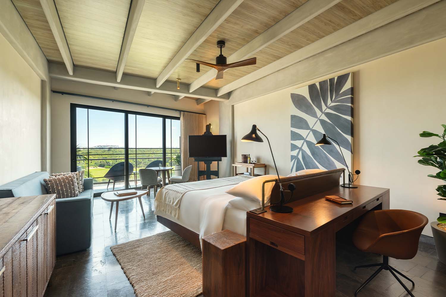 Junior Suite Ocean View - King LuxuriaVacations