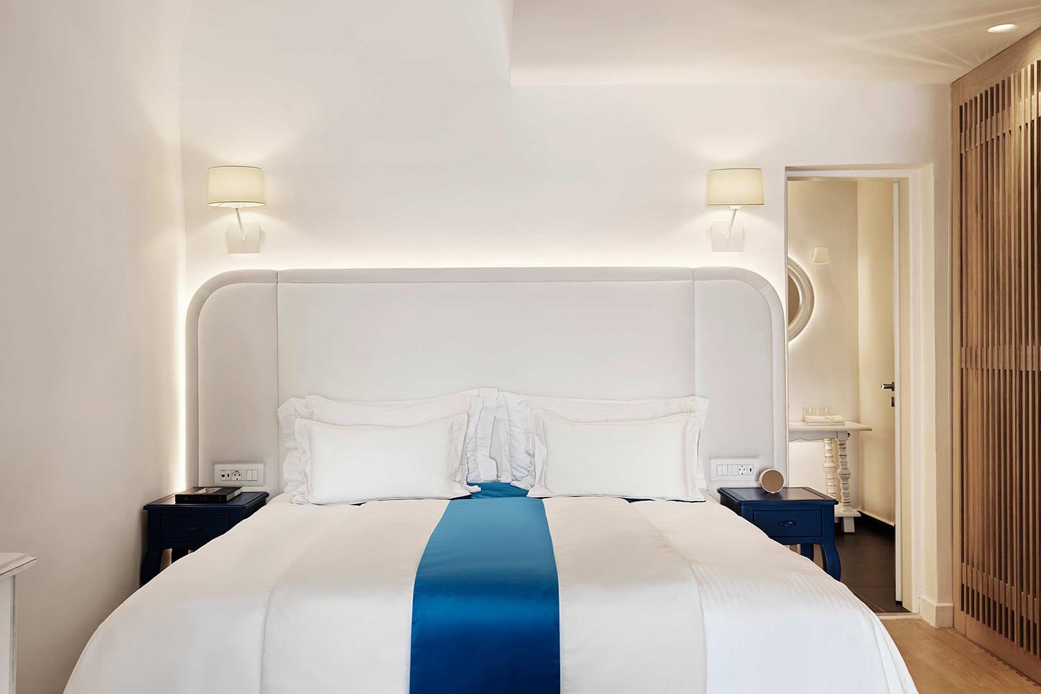 Junior Suite - Pelagos House LuxuriaVacations