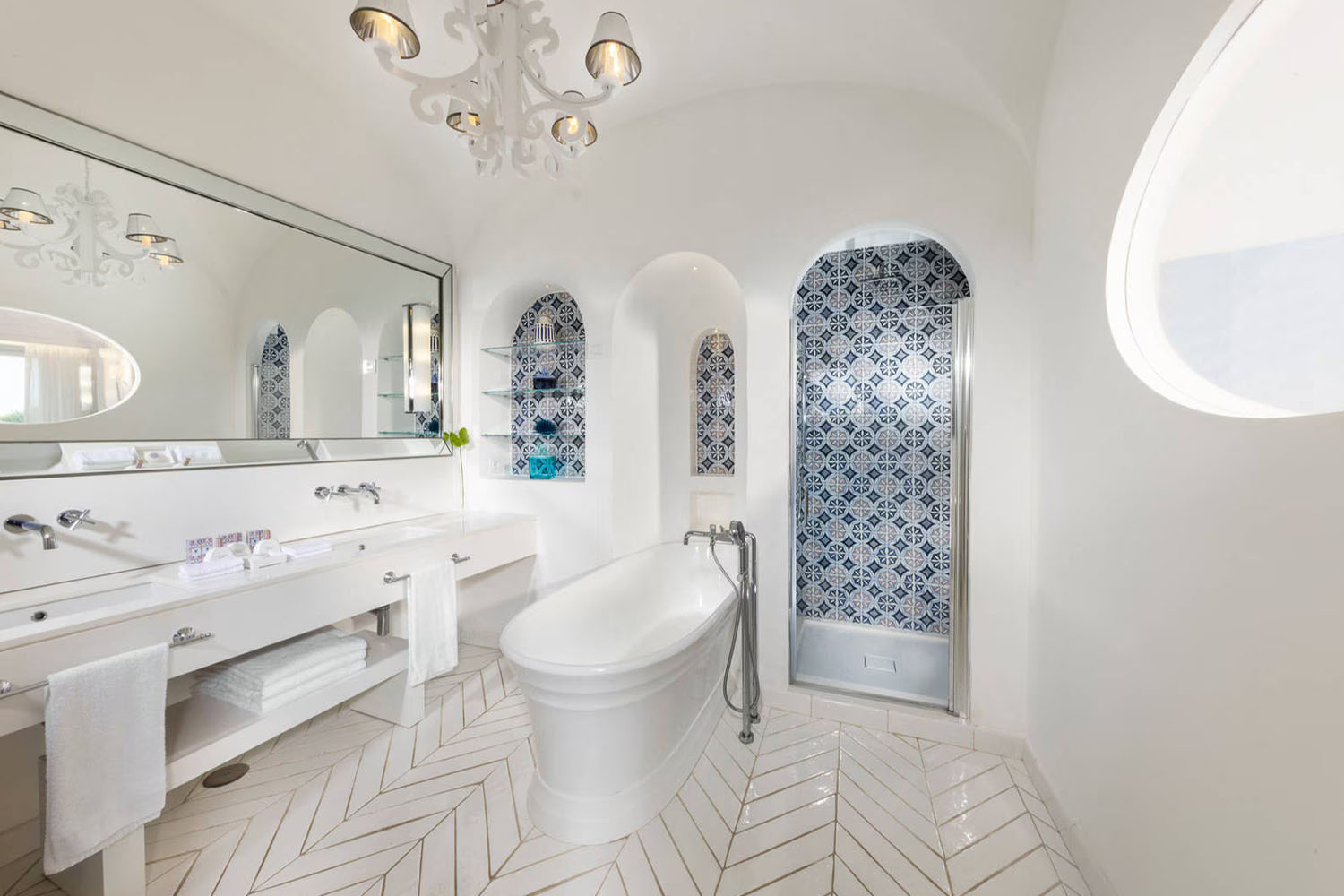 Junior Suite Sea Side LuxuriaVacations
