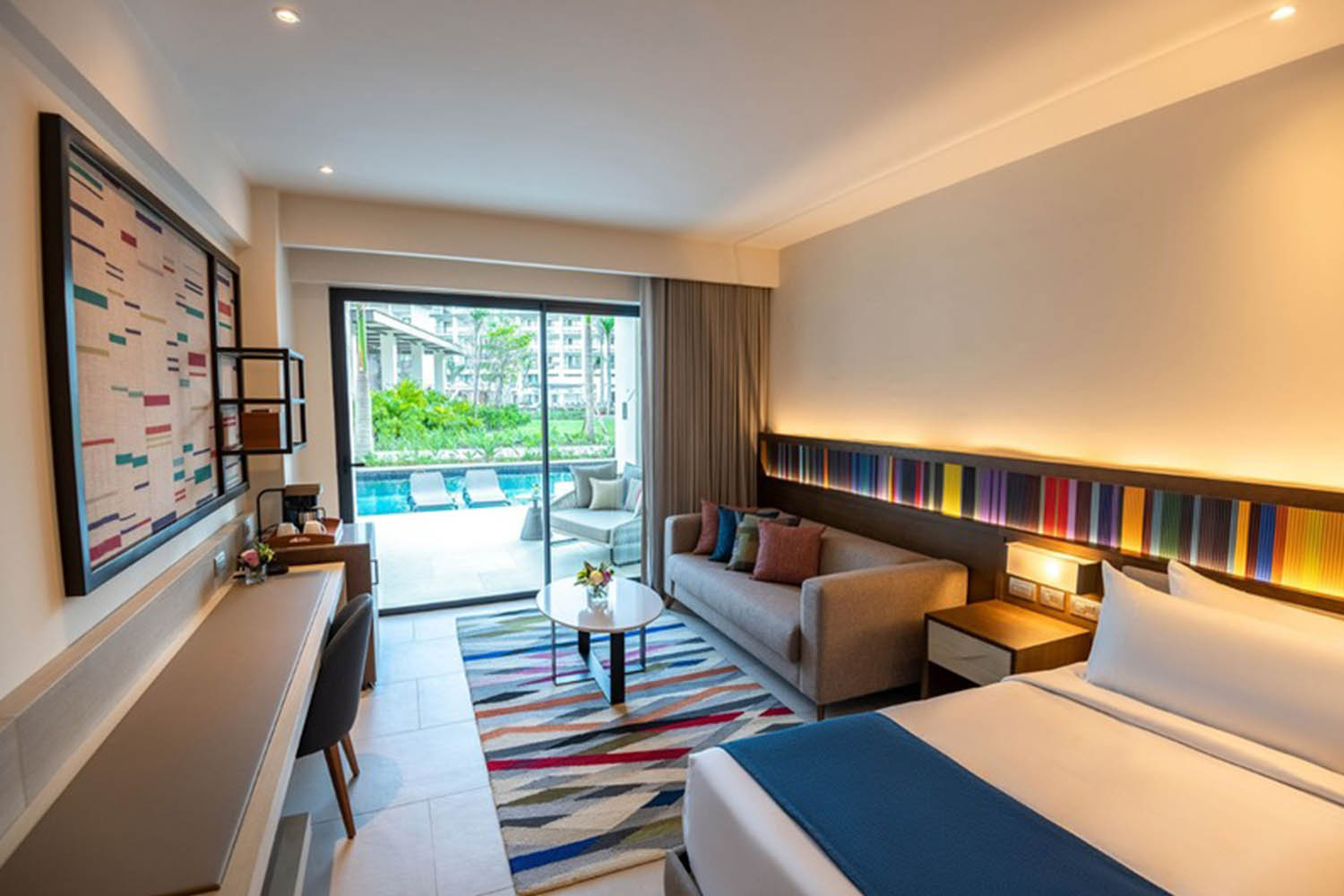 Junior Suite Swim Up Double LuxuriaVacations
