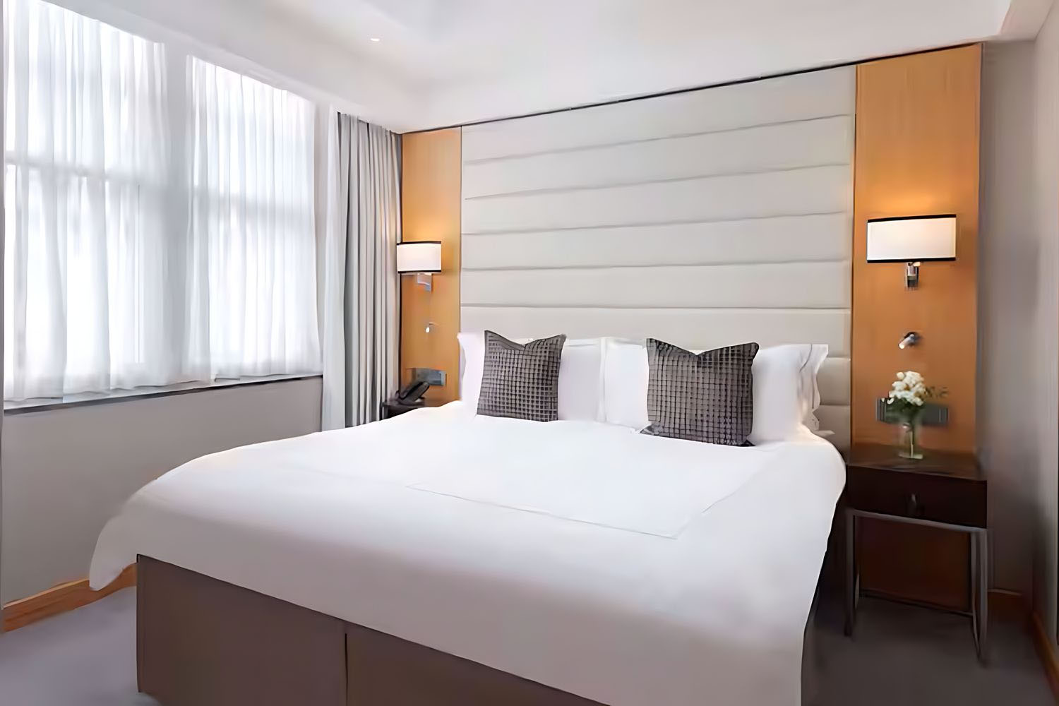 Junior Suite with Lounge Access LuxuriaVacations