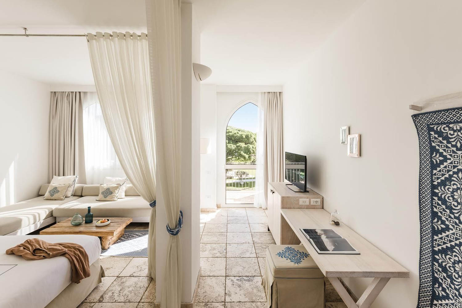 Junior Suite with park view LuxuriaVacations