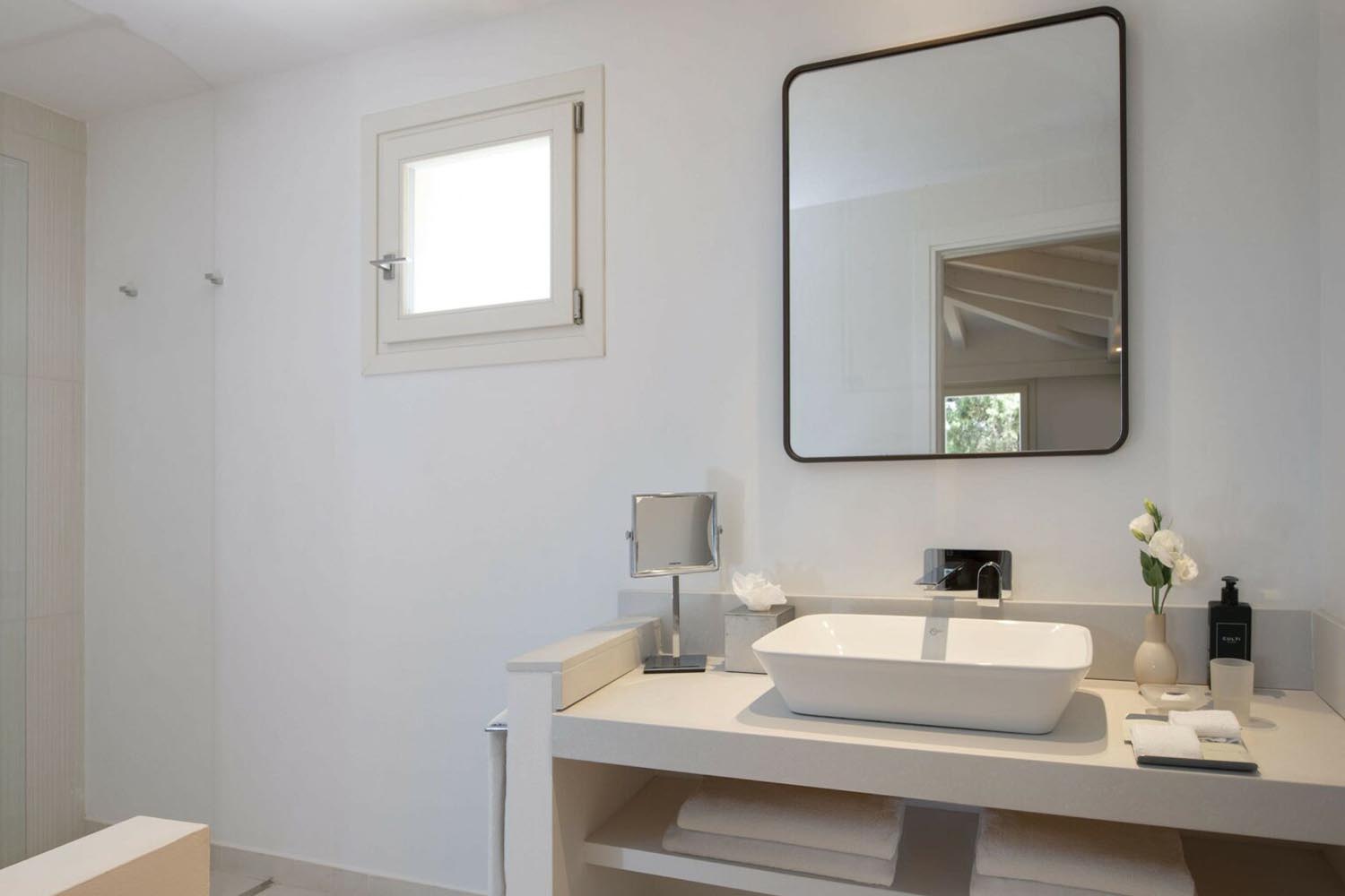 King Deluxe Accessible Room LuxuriaVacations