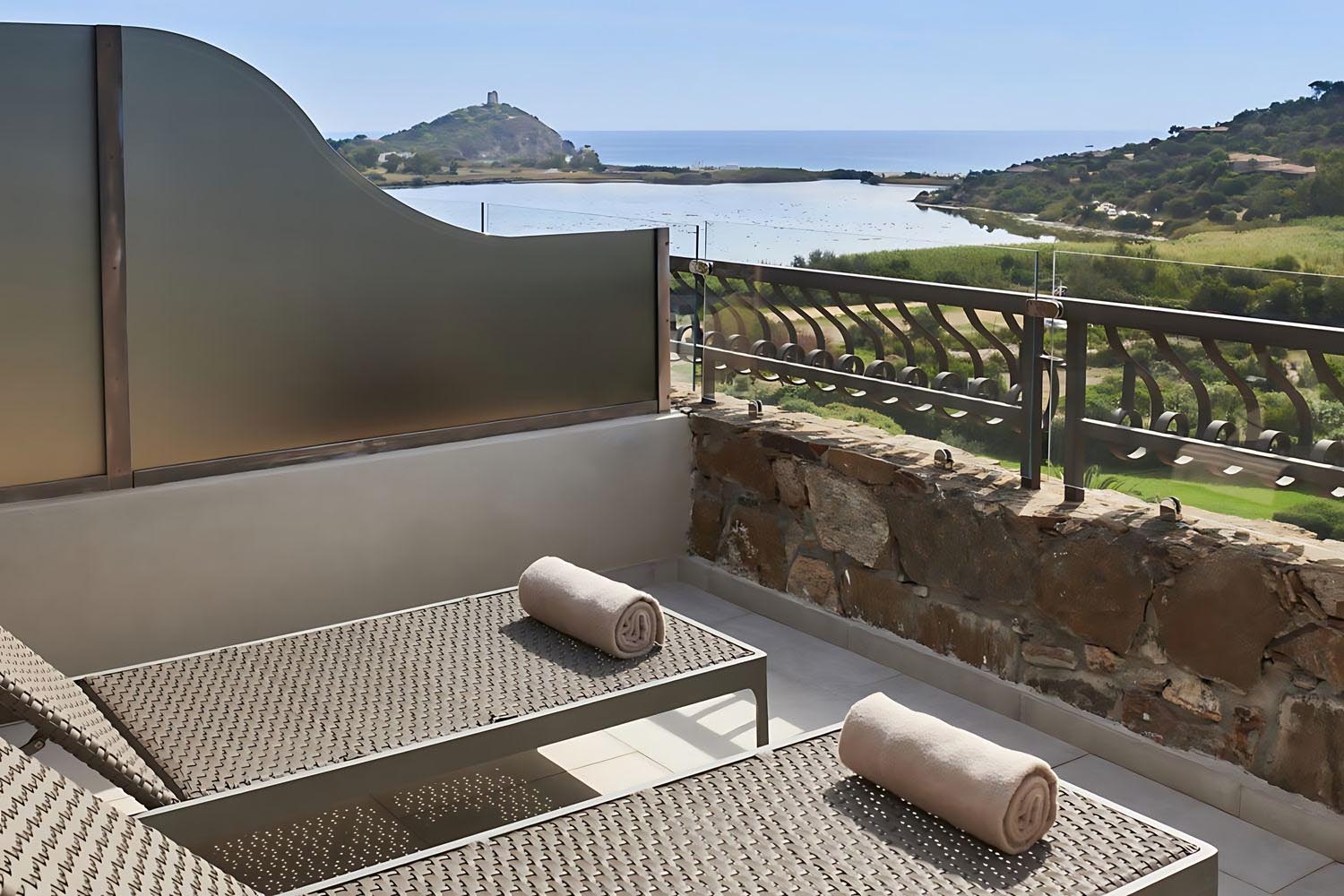 King Deluxe Room LuxuriaVacations