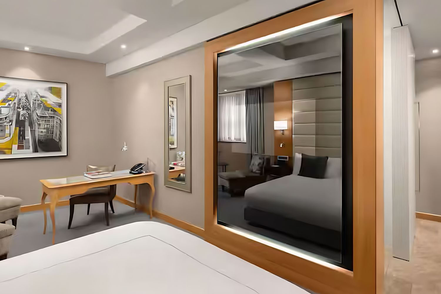 King Executive Accessible with Lounge Access LuxuriaVacations