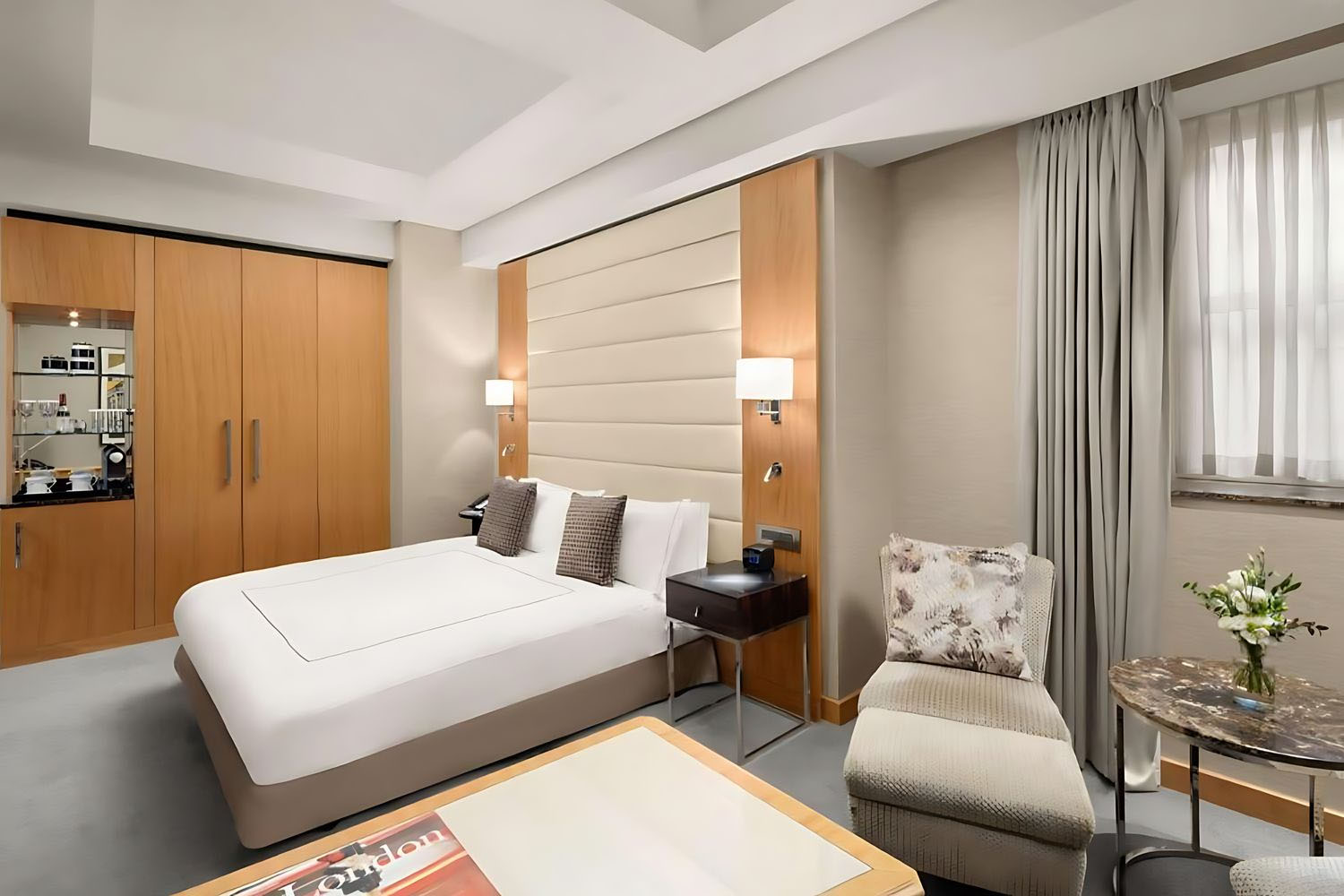King Executive Accessible with Lounge Access LuxuriaVacations