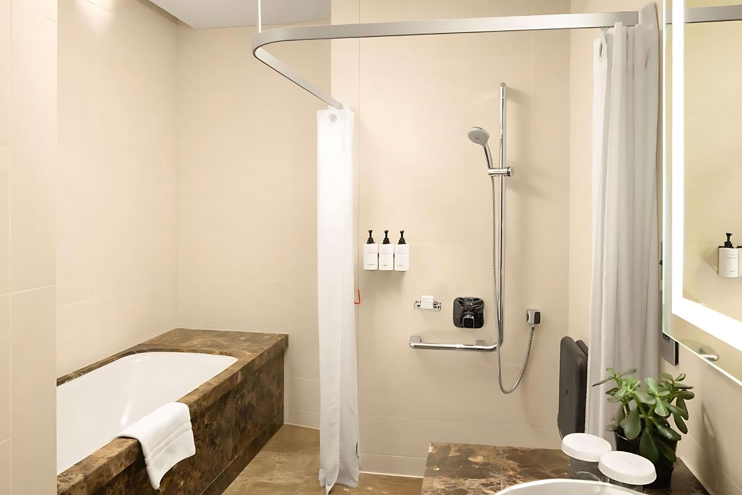 King Executive Accessible with Lounge Access LuxuriaVacations