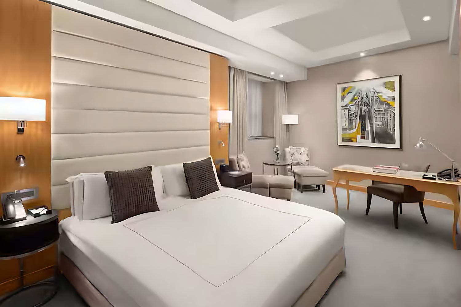 King Executive Accessible with Lounge Access LuxuriaVacations