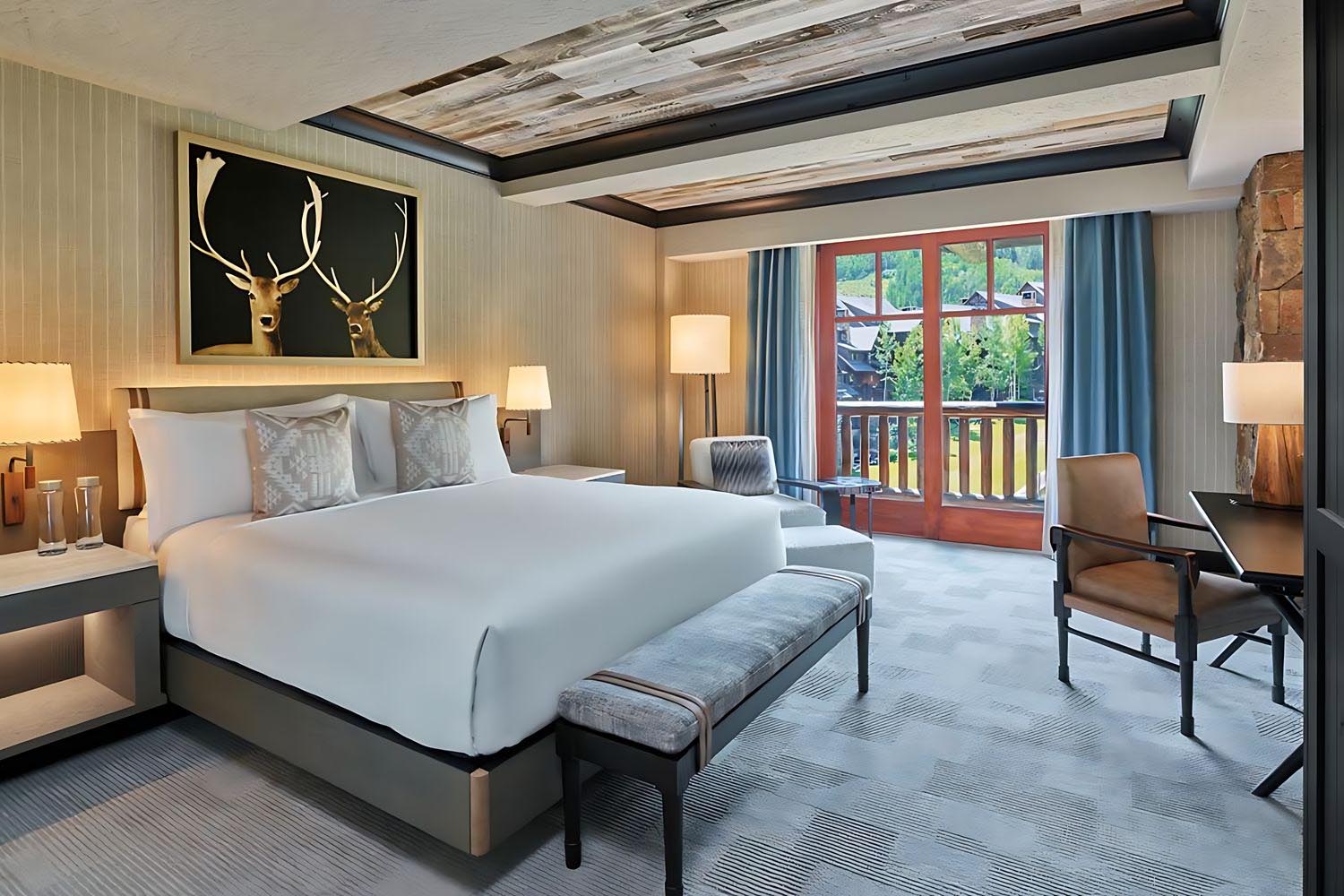King Guest Room Guest room, 1 King LuxuriaVacations