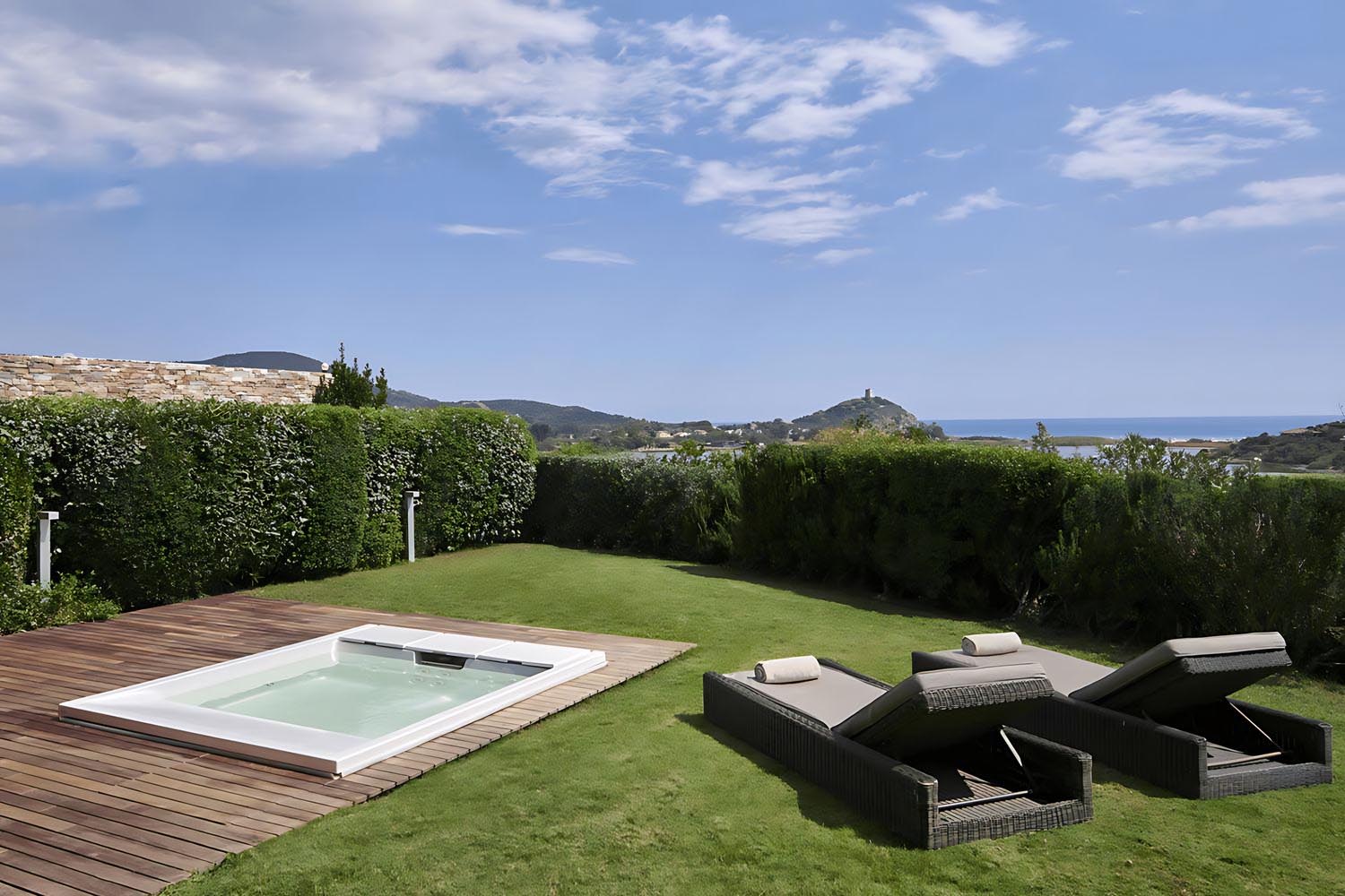 King Junior Suite with Garden and Jacuzzi LuxuriaVacations