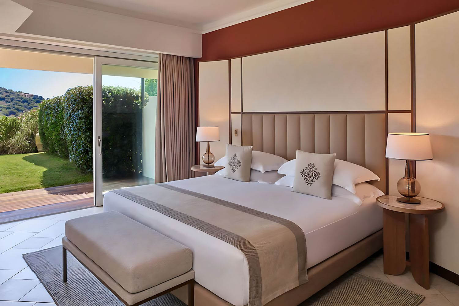 King Junior Suite with Garden and Jacuzzi LuxuriaVacations