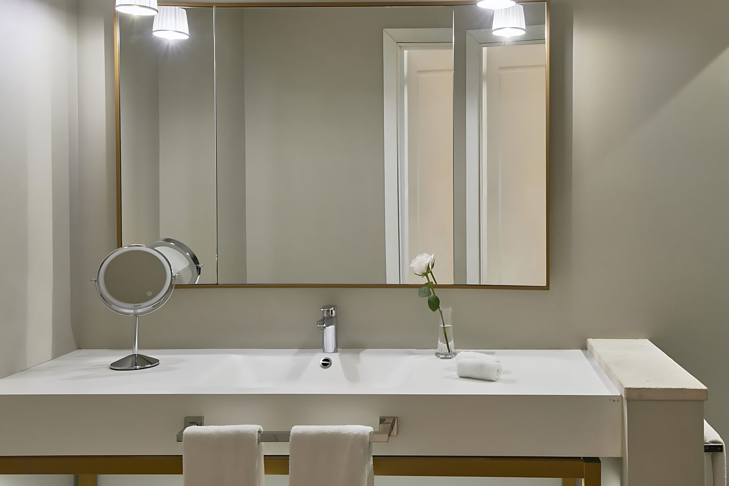 King Oasi Junior Suite LuxuriaVacations