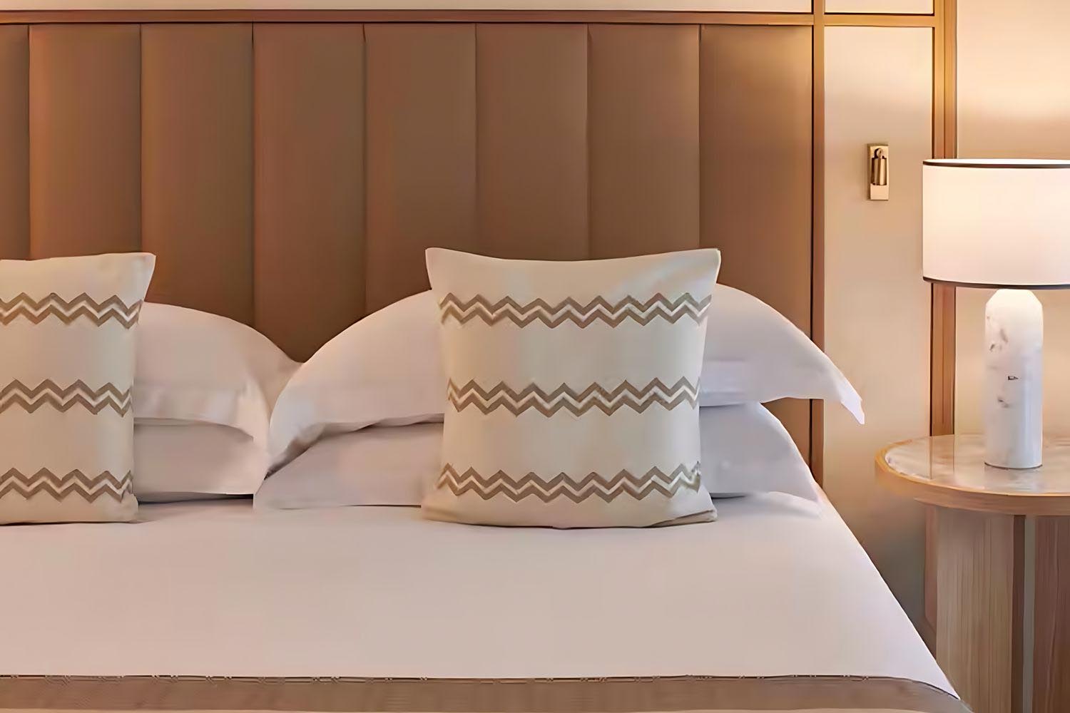 King Oasi Suite LuxuriaVacations