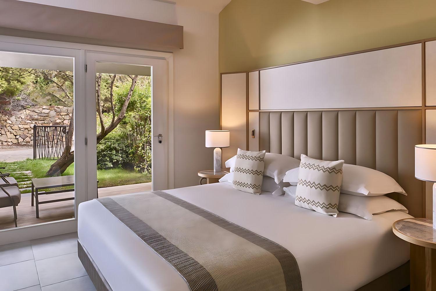 King Oasi Two Bedroom Suite LuxuriaVacations