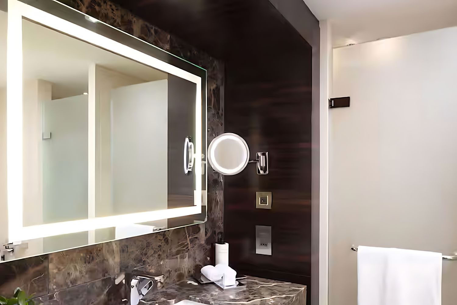King Superior Room LuxuriaVacations
