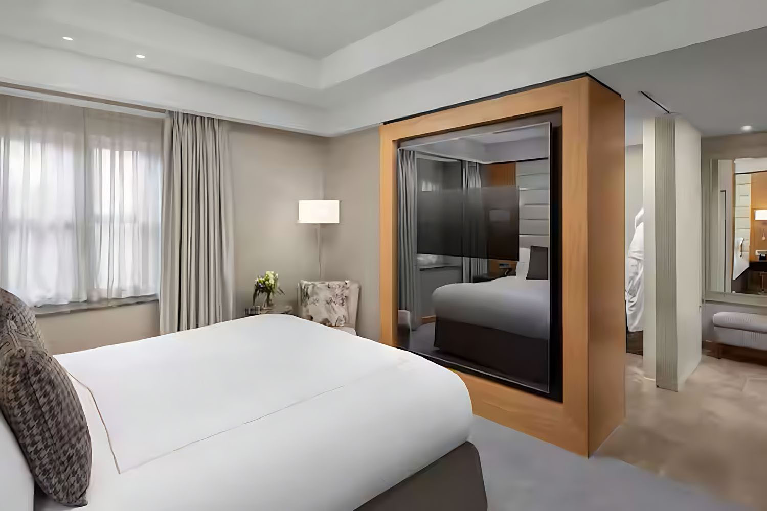 King Superior Room LuxuriaVacations