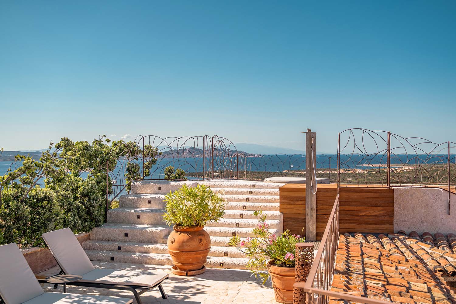 La Tiara Penthouse LuxuriaVacations